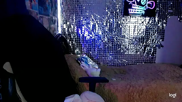 Snapshot of JINX_26 chatting on 11.23.25 JINX 26 online show from 11.23.25