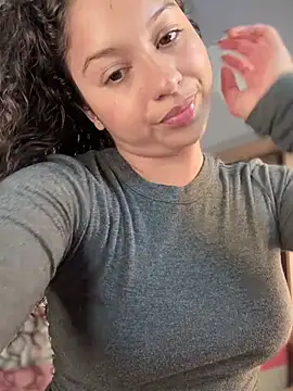 Snapshot of Shara_dreams chatting on 01.22.25 Shara dreams online show from 01.22.25