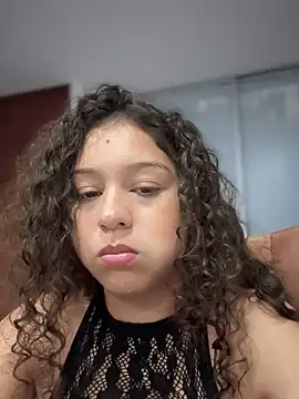 Snapshot of Shara_dreams chatting on 02.09.25 Shara dreams online show from 02.09.25