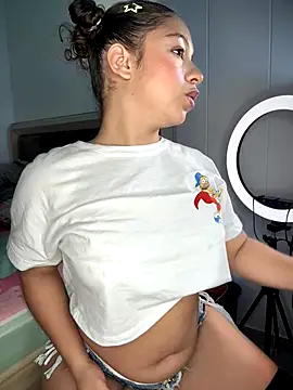 Snapshot of Shara_dreams chatting on 09.14.25 Shara dreams online show from 09.14.25