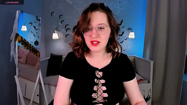 Charmy Gracy online show from 10.30.25