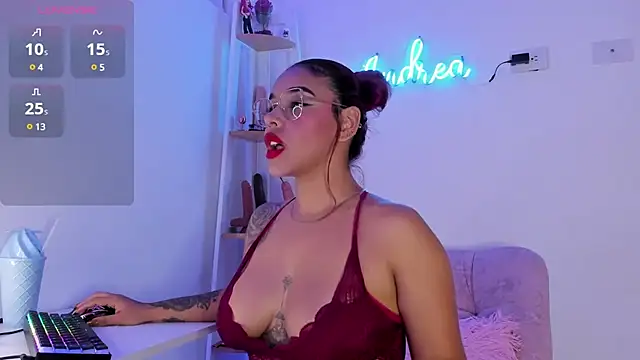 Snapshot of andrea_lopezz_ chatting on 02.26.25 andrea lopezz online show from 02.26.25