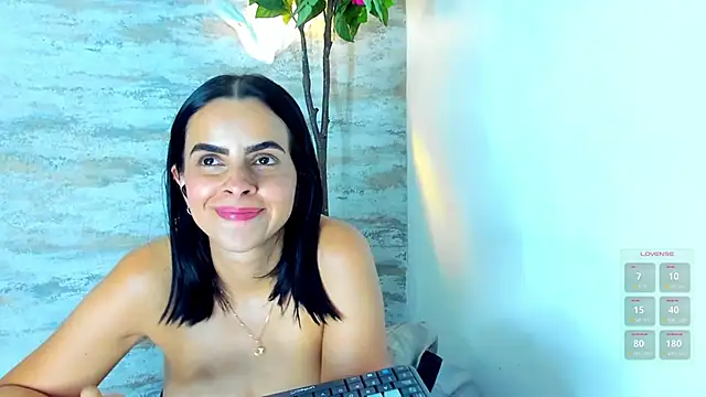 Amelia Myers online show from 03.12.25