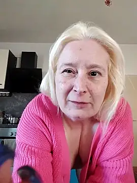 Snapshot of GeileEstelle chatting on 04.25.26 GeileEstelle online show from 04.25.26