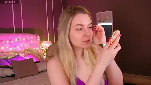 elinanortas online show from 02.20.25