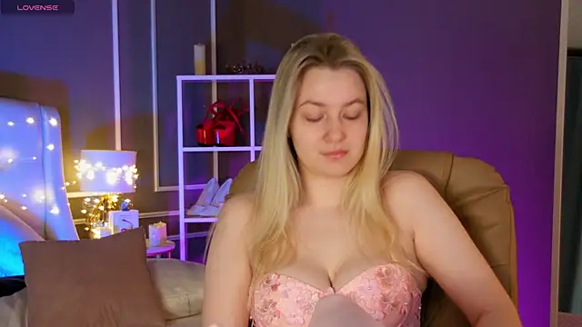 elinanortas online show from 02.25.25