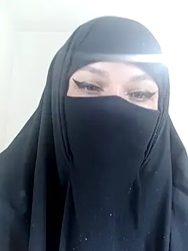 evelyn  salah online show from 10.14.25