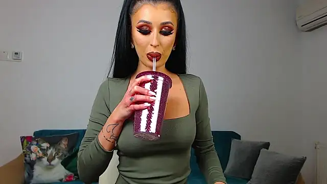 SaraDaisy online show from 02.28.25