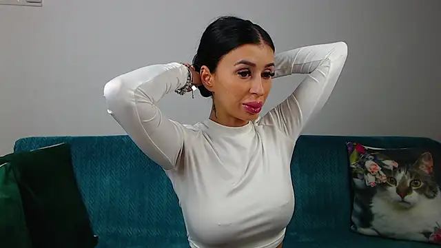 SaraDaisy online show from 11.30.25