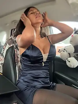 Snapshot of sexi_noemi chatting on 10.27.25 sexi noemi online show from 10.27.25