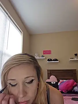 AmethystFoxx online show from 06.16.26