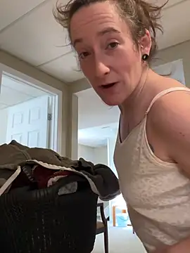 Mini And The Bear online show from 02.12.26