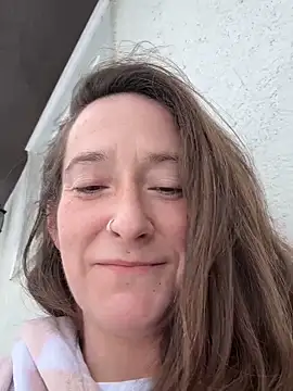 Mini And The Bear online show from 02.27.26