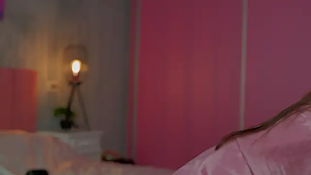 Snapshot of daddysgirl2222 chatting on 10.30.25 daddysgirl2222 online show from 10.30.25