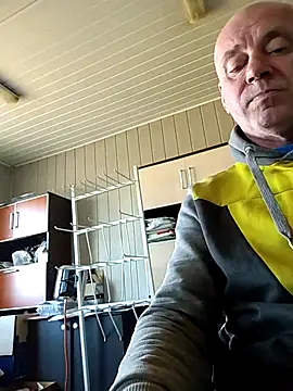 Snapshot of wilkalfa chatting on 10.20.25 wilkalfa online show from 10.20.25