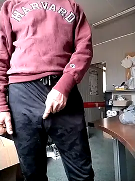 Snapshot of wilkalfa chatting on 10.30.25 wilkalfa online show from 10.30.25