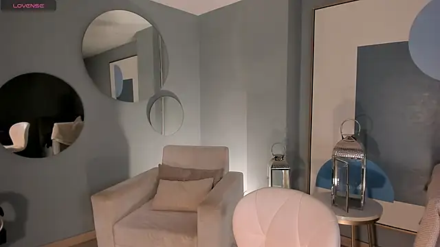 Snapshot of NaomiSainz chatting on 09.10.25 NaomiSainz online show from 09.10.25