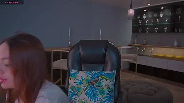 Snapshot of NaomiSainz chatting on 10.09.25 NaomiSainz online show from 10.09.25