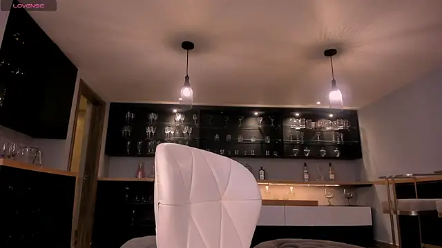 NaomiSainz online show from 04.20.26