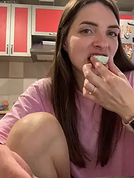 SeducingYoghourt online show from 04.01.26