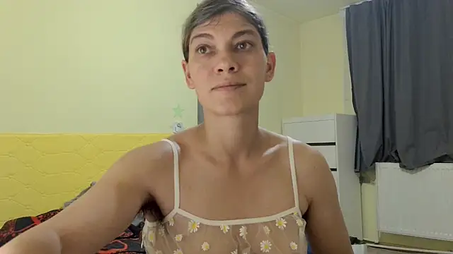 Snapshot of MercyLove chatting on 10.09.25 MercyLove online show from 10.09.25