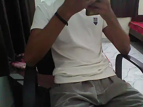 Snapshot of sour_rabh chatting on 10.18.25 sour rabh online show from 10.18.25