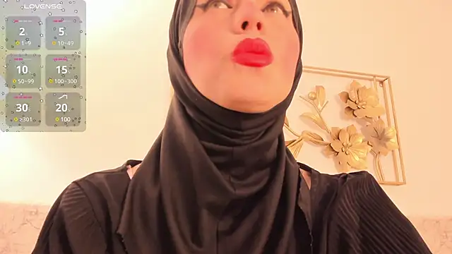 Snapshot of hanajameela chatting on 02.13.25 hanajameela online show from 02.13.25