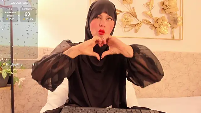 Snapshot of hanajameela chatting on 02.14.25 hanajameela online show from 02.14.25