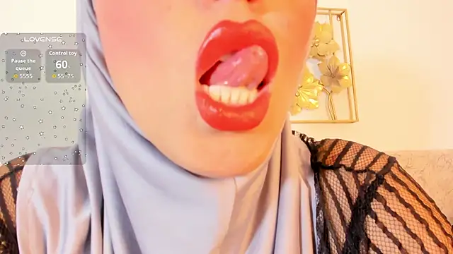 Snapshot of hanajameela chatting on 11.17.25 hanajameela online show from 11.17.25