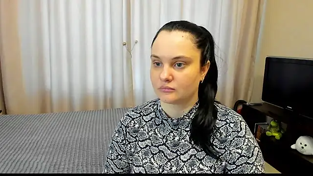 Snapshot of AlanaBrox chatting on 05.15.26 AlanaBrox online show from 05.15.26