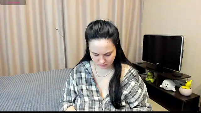 Snapshot of AlanaBrox chatting on 05.19.26 AlanaBrox online show from 05.19.26