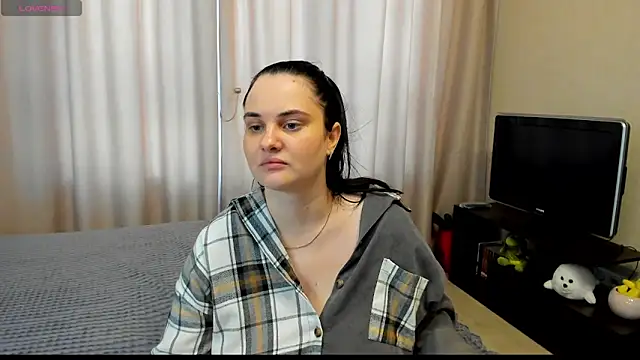 Snapshot of AlanaBrox chatting on 05.23.26 AlanaBrox online show from 05.23.26