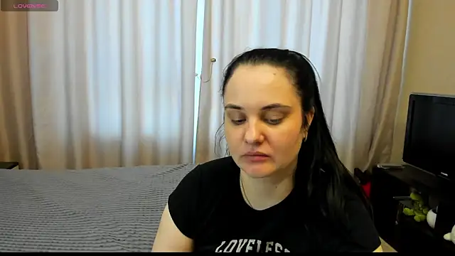 Snapshot of AlanaBrox chatting on 05.26.26 AlanaBrox online show from 05.26.26