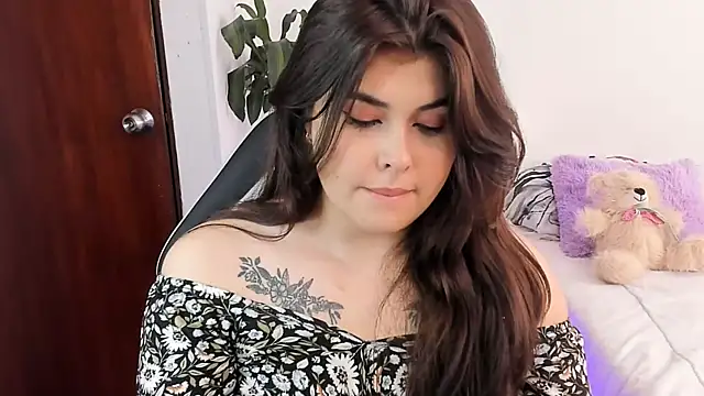 Snapshot of Alyaa_s chatting on 03.02.25 Alyaa s online show from 03.02.25