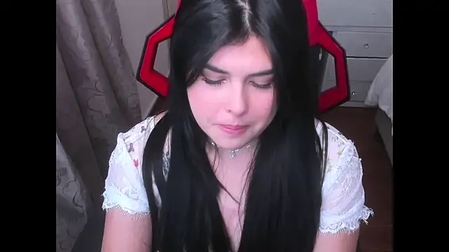 Snapshot of Alyaa_s chatting on 02.12.26 Alyaa s online show from 02.12.26