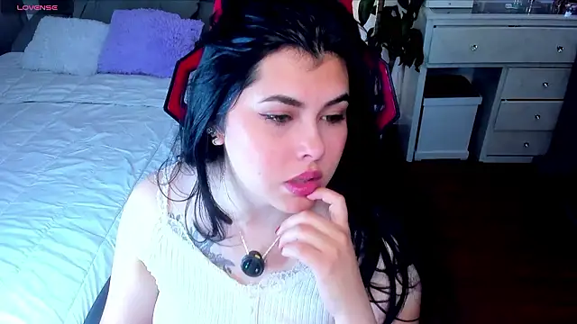 Snapshot of Alyaa_s chatting on 02.21.26 Alyaa s online show from 02.21.26