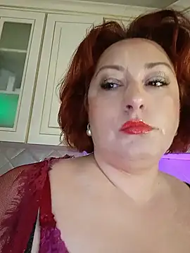 Snapshot of mom4you chatting on 06.25.26 mom4you online show from 06.25.26