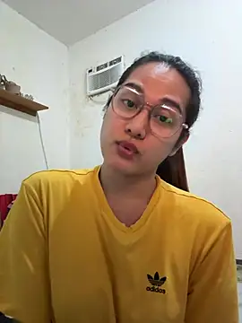 Snapshot of MarieLoveGlamorous chatting on 07.12.26 MarieLoveGlamorous online show from 07.12.26