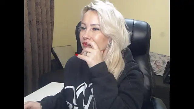 KandyHellenx online show from 01.13.26