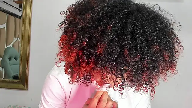 Snapshot of naia_blessed chatting on 02.07.25 naia blessed online show from 02.07.25