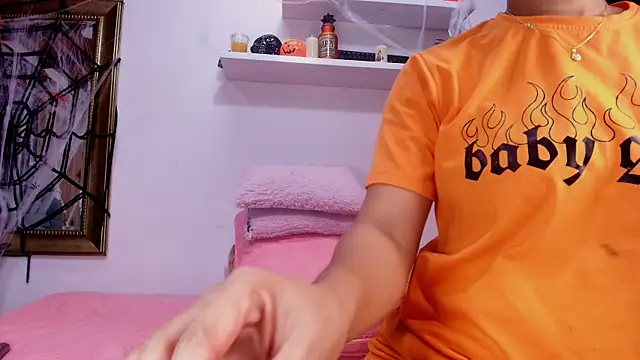 Snapshot of naia_blessed chatting on 10.28.25 naia blessed online show from 10.28.25