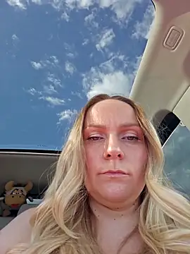 Snapshot of Bondgirl_013 chatting on 10.30.25 Bondgirl 013 online show from 10.30.25