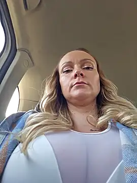 Snapshot of Bondgirl_013 chatting on 11.23.25 Bondgirl 013 online show from 11.23.25