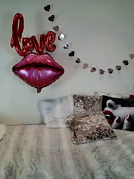 AureliaDoux online show from 02.13.25