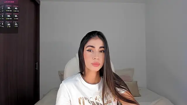 RebeccaBaxter online show from 01.28.25