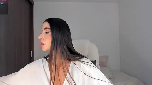 RebeccaBaxter online show from 02.12.25