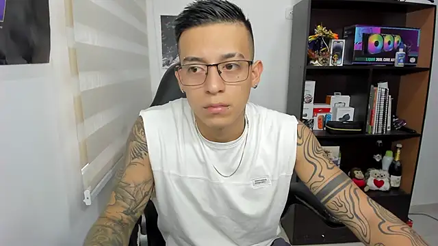 SIXXTOLOVE18 online show from 03.04.25