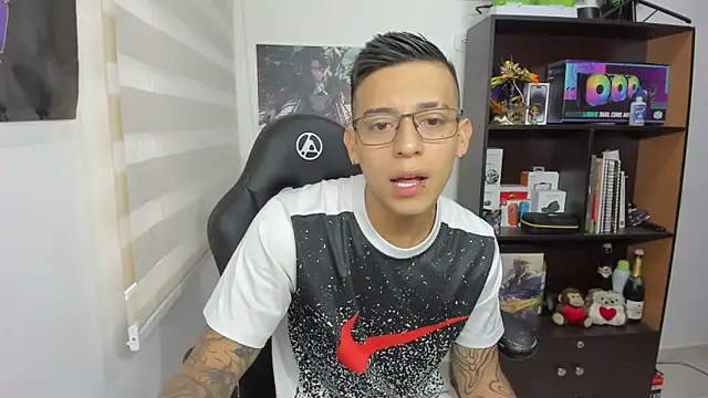 SIXXTOLOVE18 online show from 03.05.25