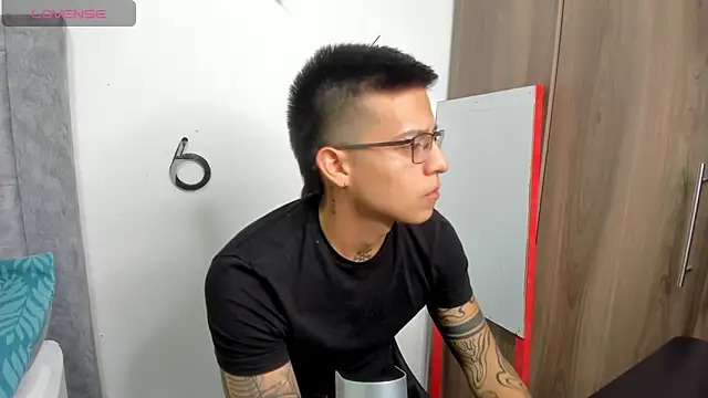 SIXXTOLOVE18 online show from 02.21.26