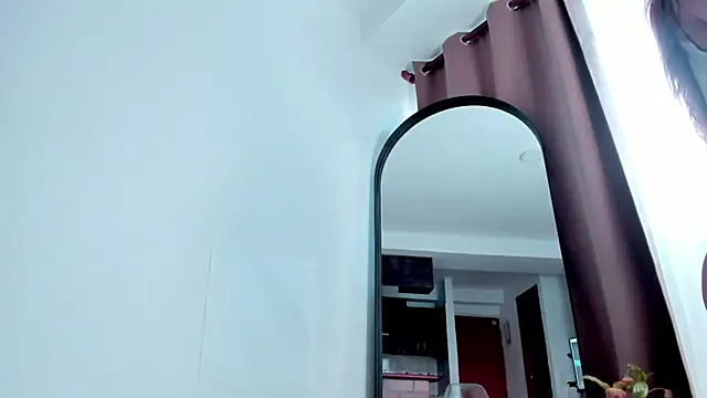 Snapshot of HannaMoom chatting on 01.17.25 HannaMoom online show from 01.17.25